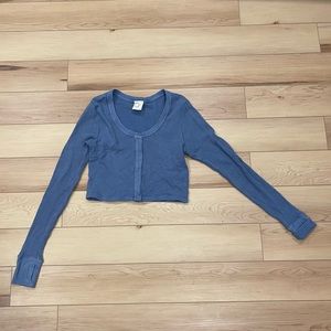 aerie long sleeved button up shirt